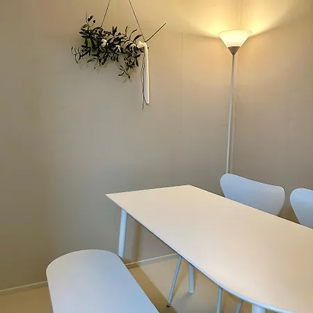 Cozy Dining Cinema Stay